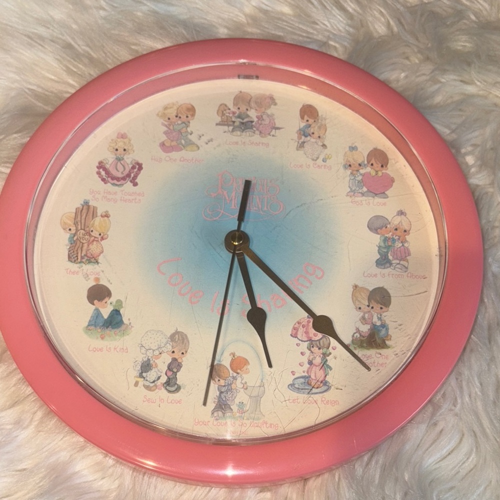 Precious Moments Pink Wall Clock with Nostalgic Illustrations - Picture 1 of 7